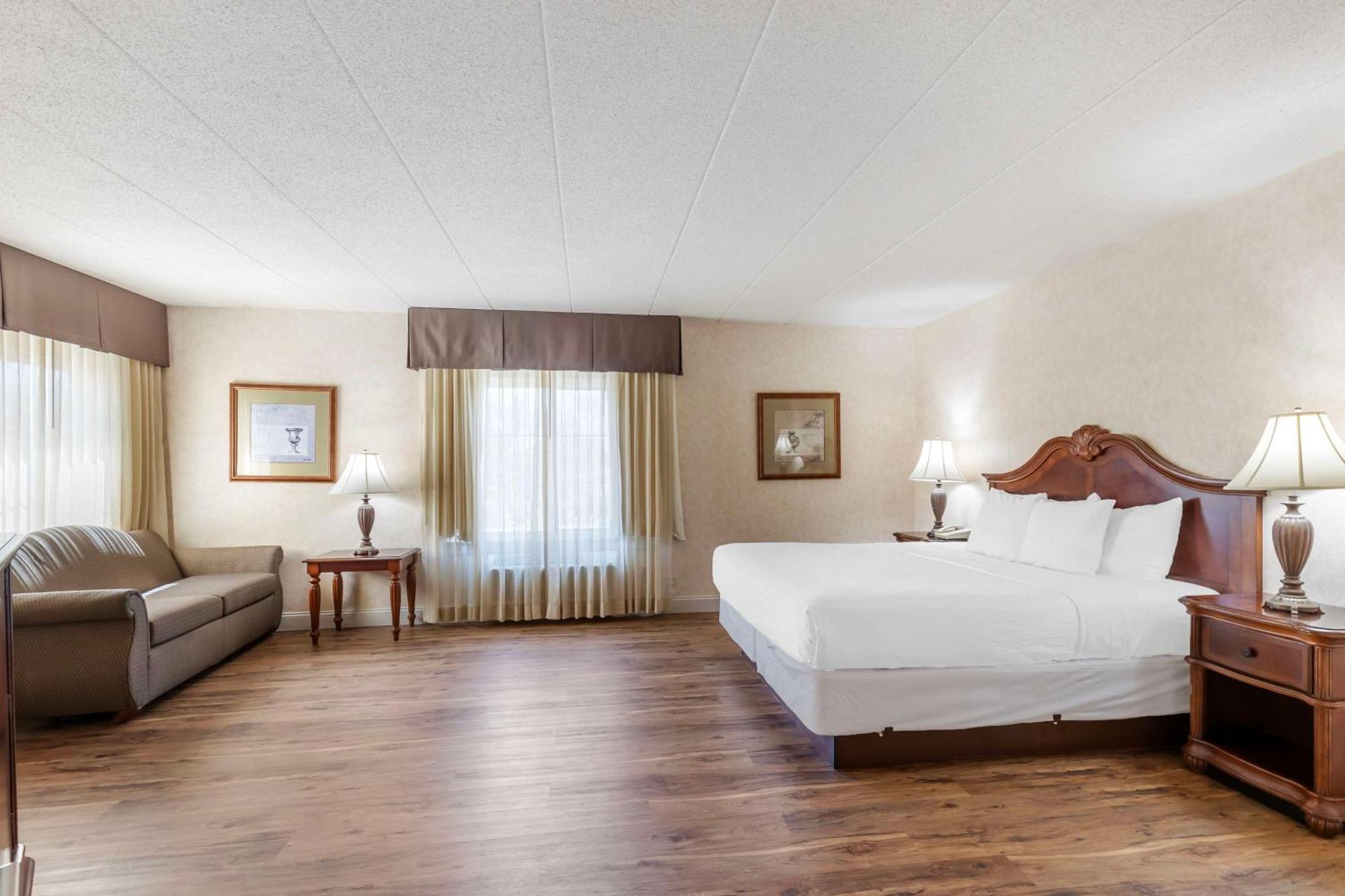 Western Steeplegate Hotel Davenport